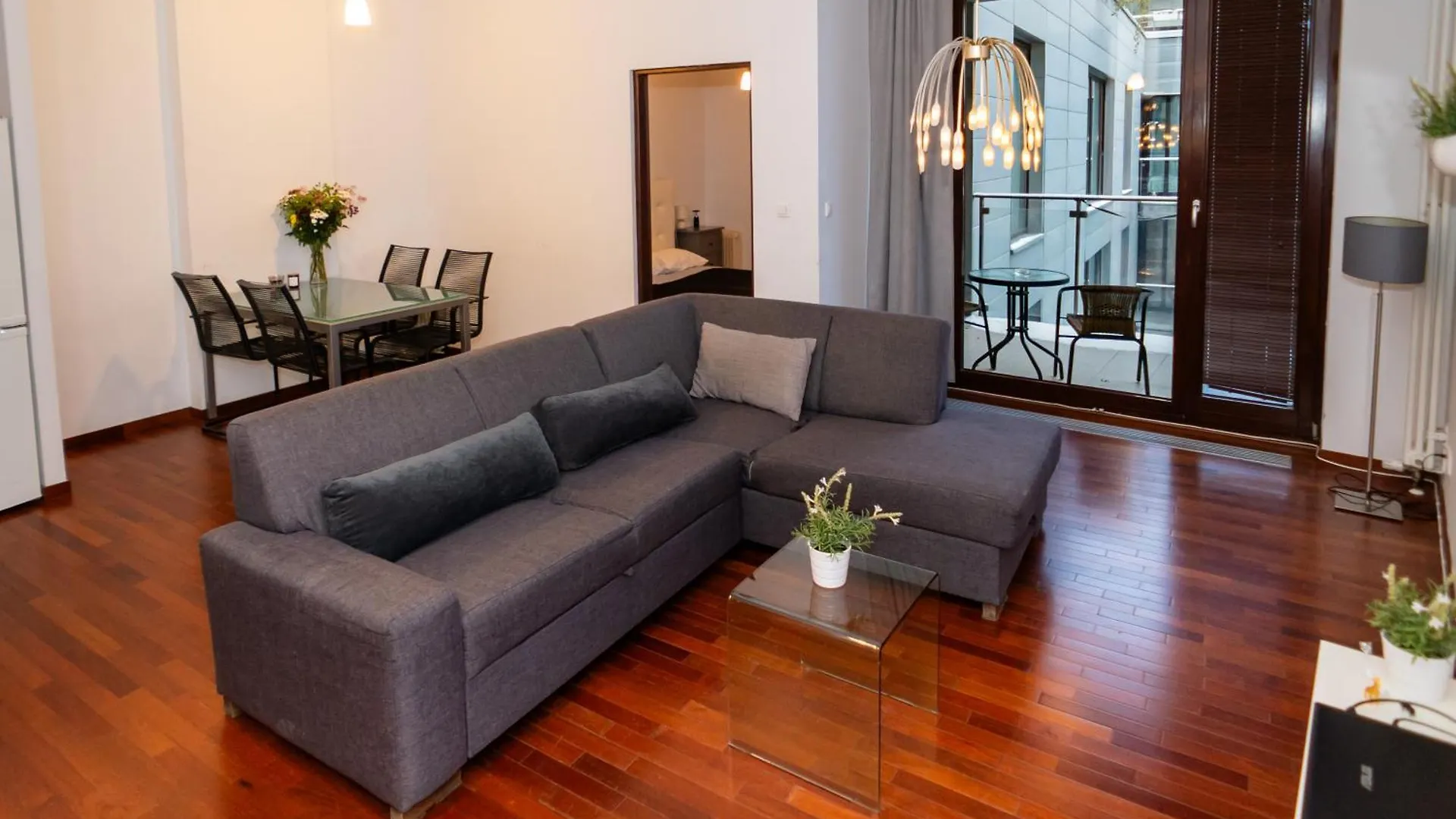 Triton Apartments Warsaw 0*,